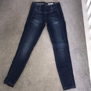 Mid-wasted legging jeans